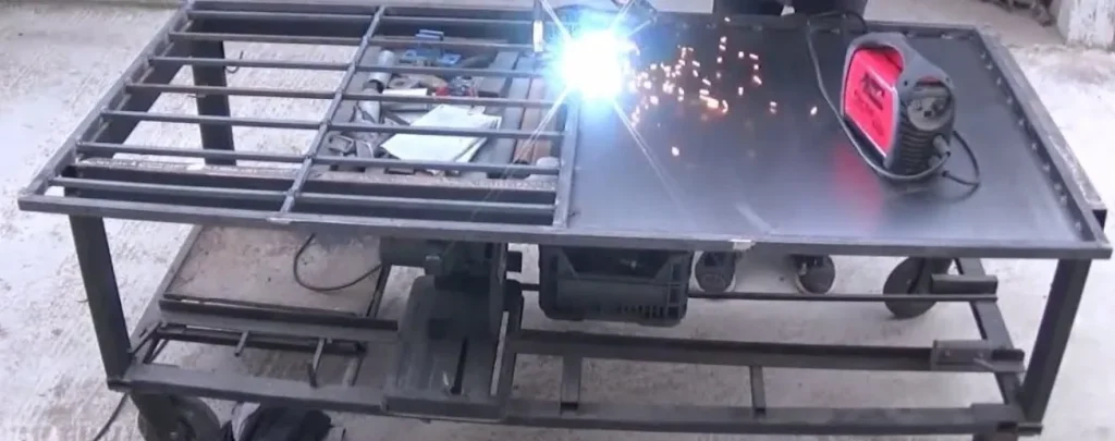κατασκευή μεταλλικής πόρτας με μασιφ σιδερα και λαμαρινα
